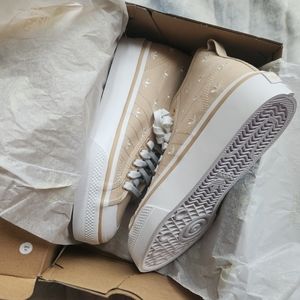Nizza platform mid sneakers sz 8.5; 9.5 new